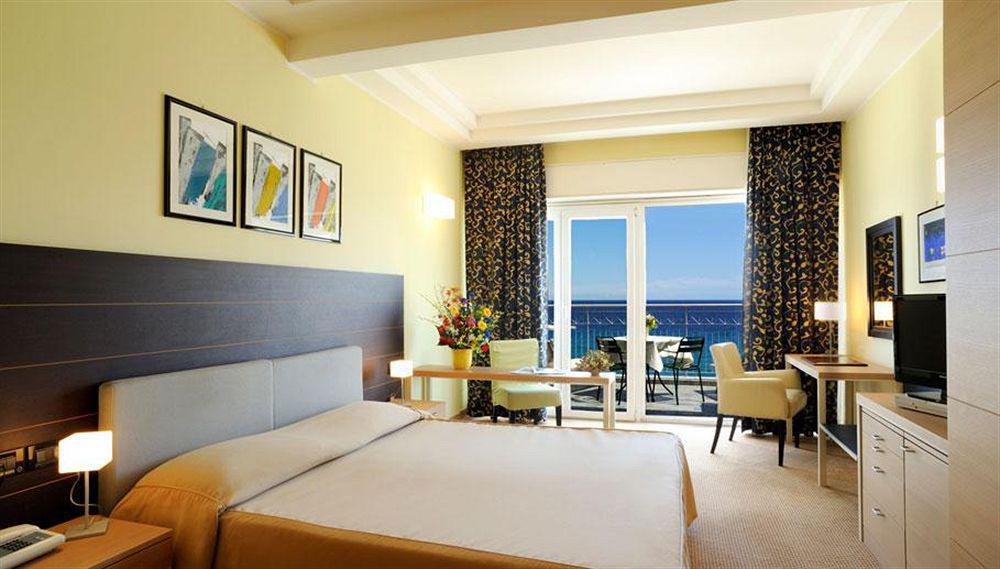 Grand Hotel Spiaggia Alassio Luaran gambar