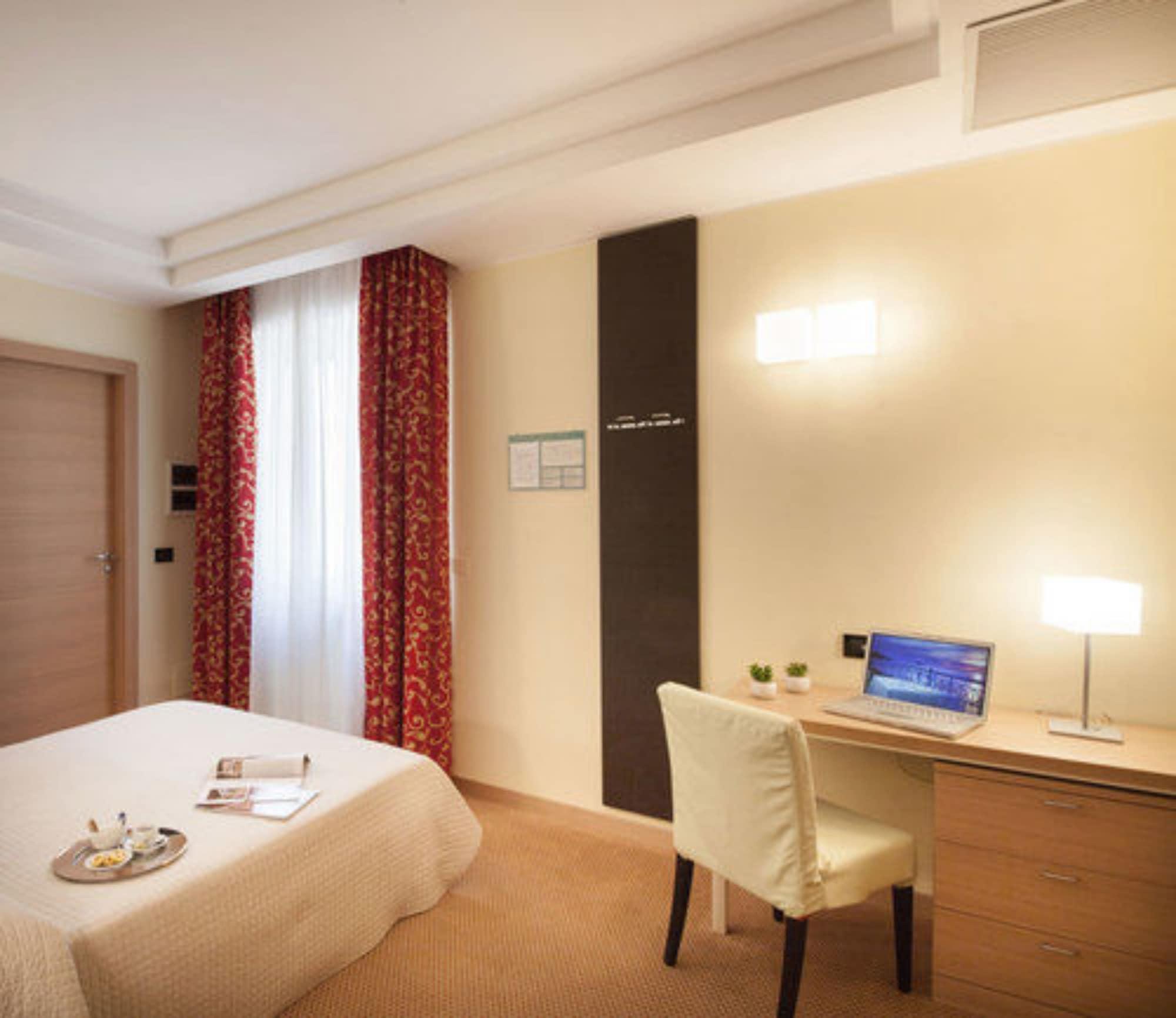 Grand Hotel Spiaggia Alassio Luaran gambar