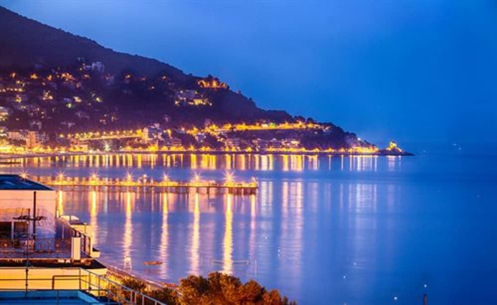 Grand Hotel Spiaggia Alassio Luaran gambar