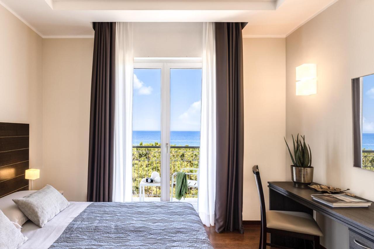 Grand Hotel Spiaggia Alassio Luaran gambar