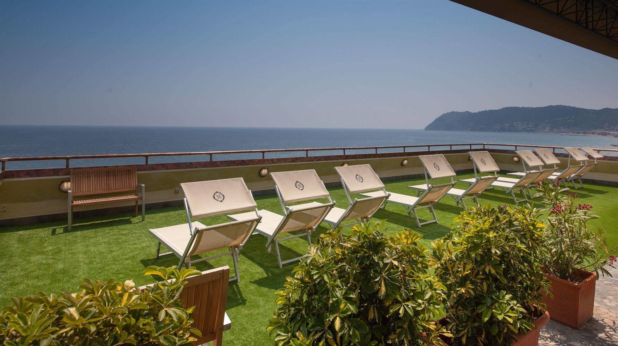 Grand Hotel Spiaggia Alassio Luaran gambar