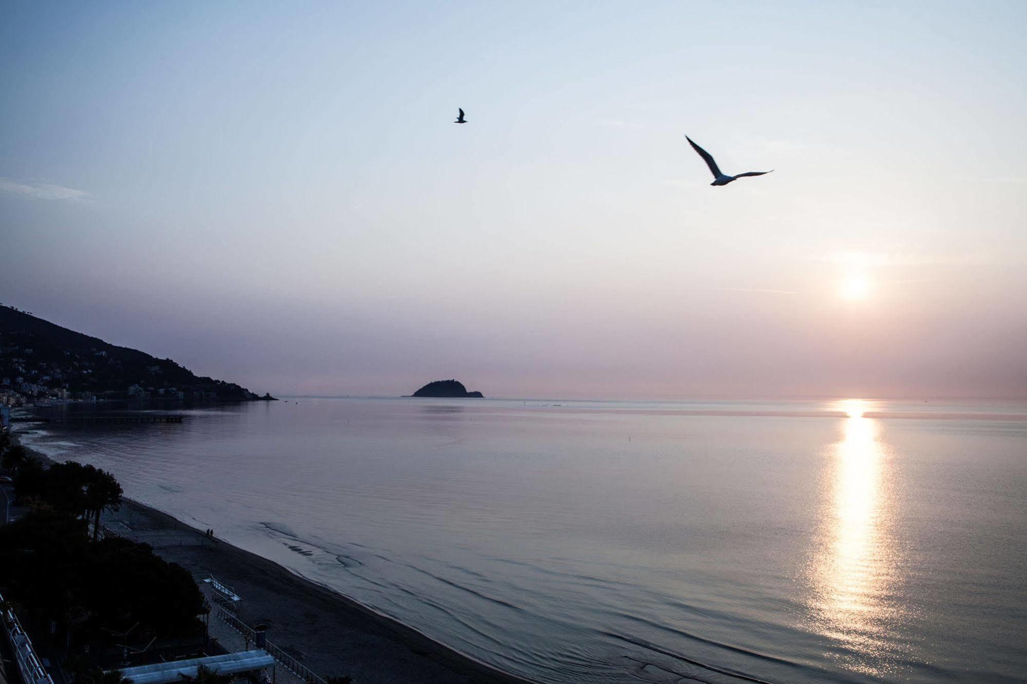 Grand Hotel Spiaggia Alassio Luaran gambar
